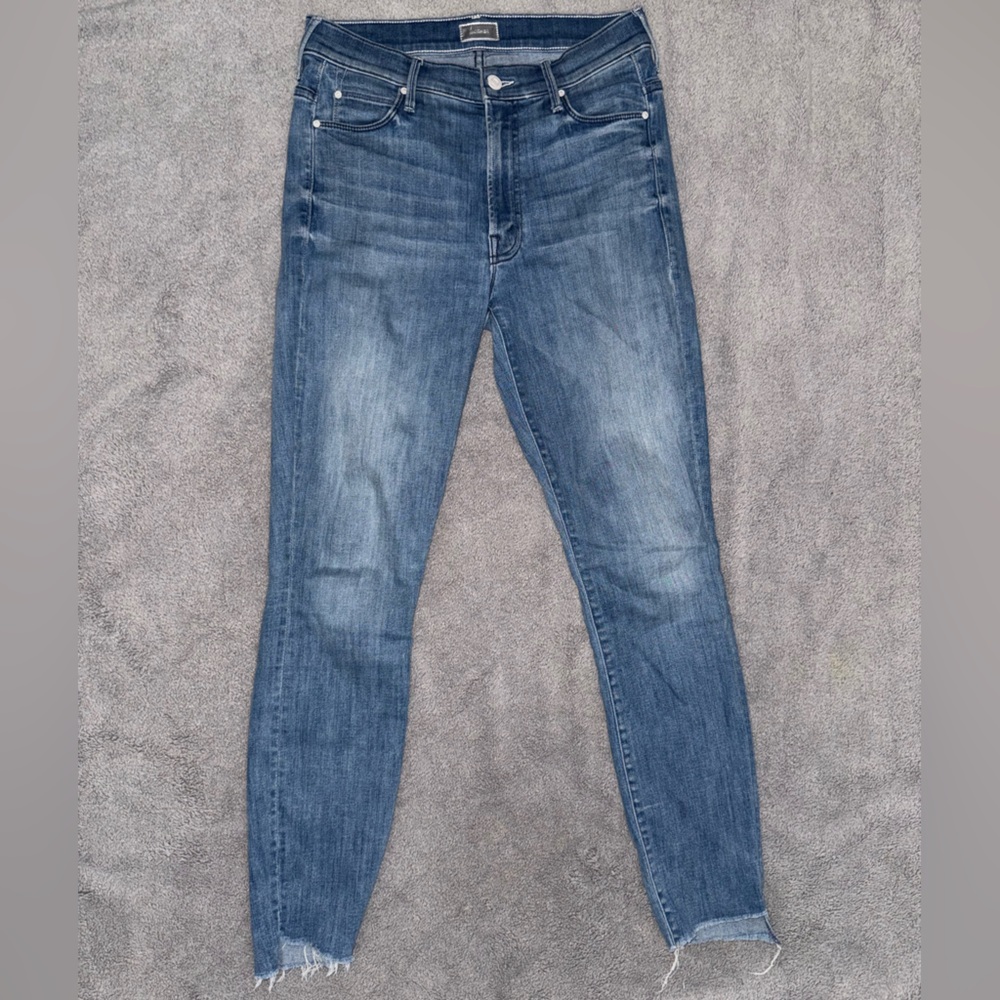 MOTHER Stunner Zip Ankle Step Fray in Good Girls
Do Size 26 - Picture 2 of 10